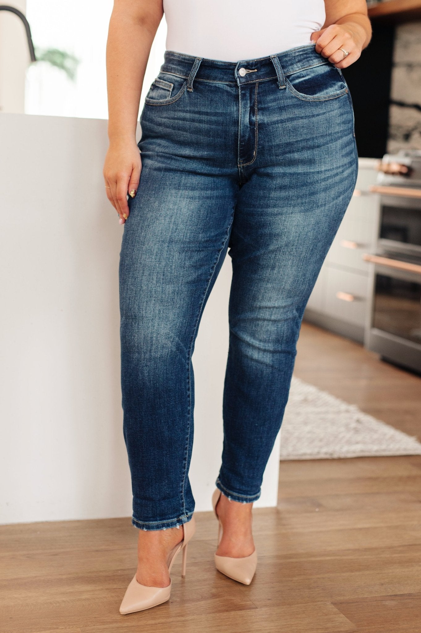 London Midrise Cuffed Boyfriend Jeans - PEONIES & LIME