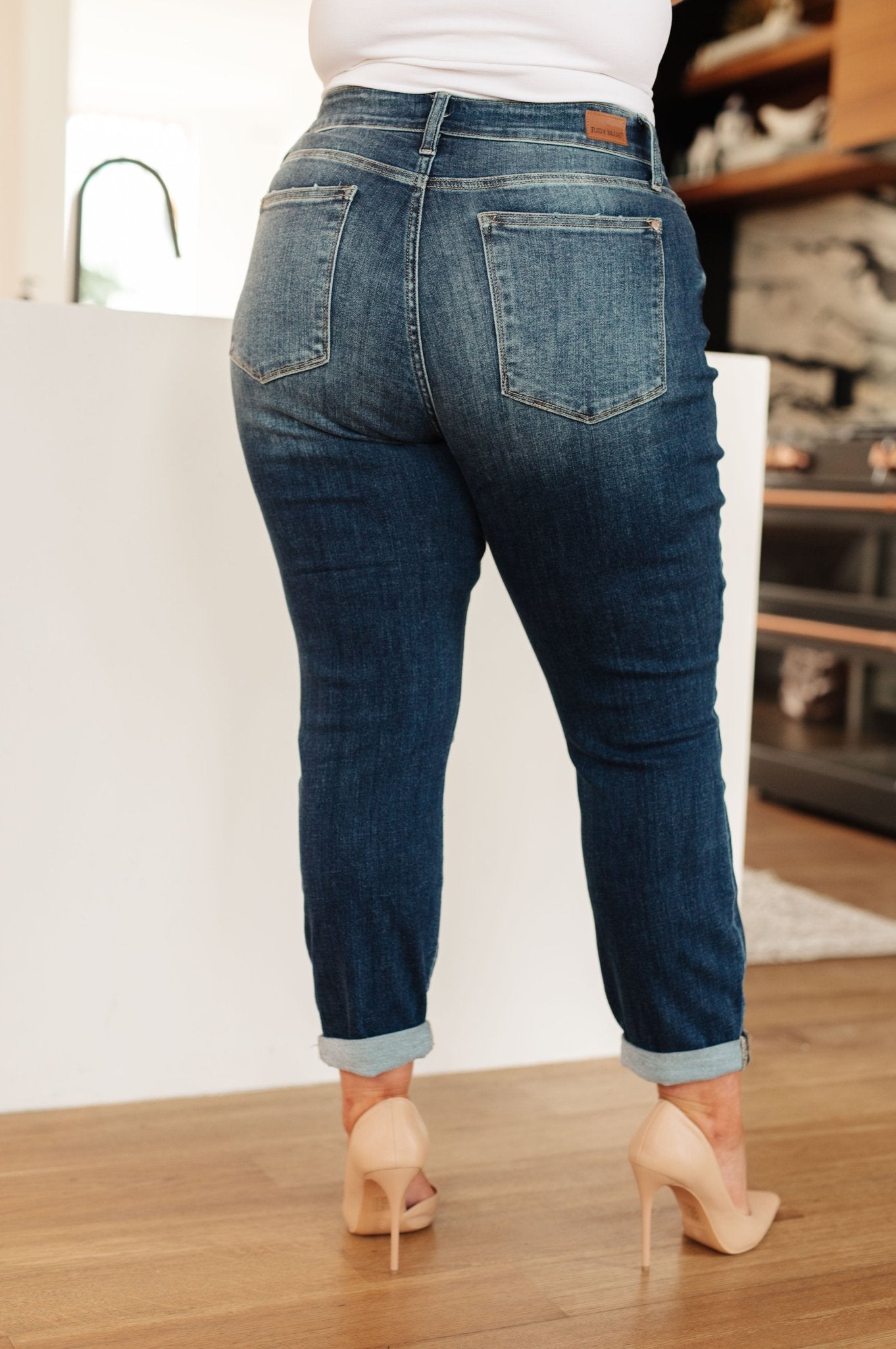 London Midrise Cuffed Boyfriend Jeans - PEONIES & LIME