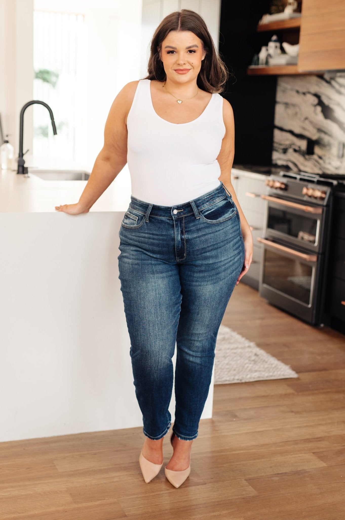 London Midrise Cuffed Boyfriend Jeans - PEONIES & LIME
