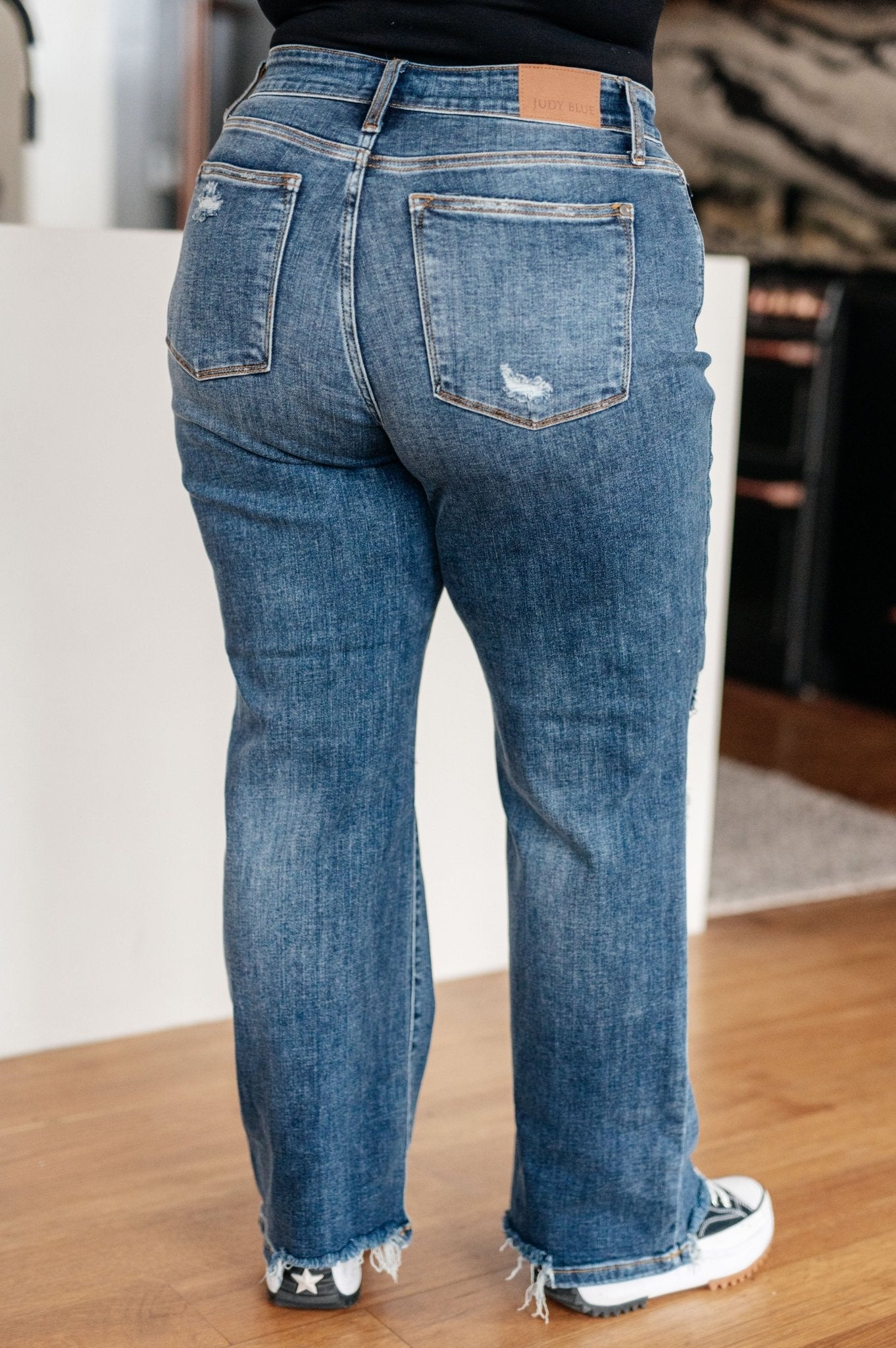 Rose High Rise 90's Straight Jeans in Dark Wash - PEONIES & LIME