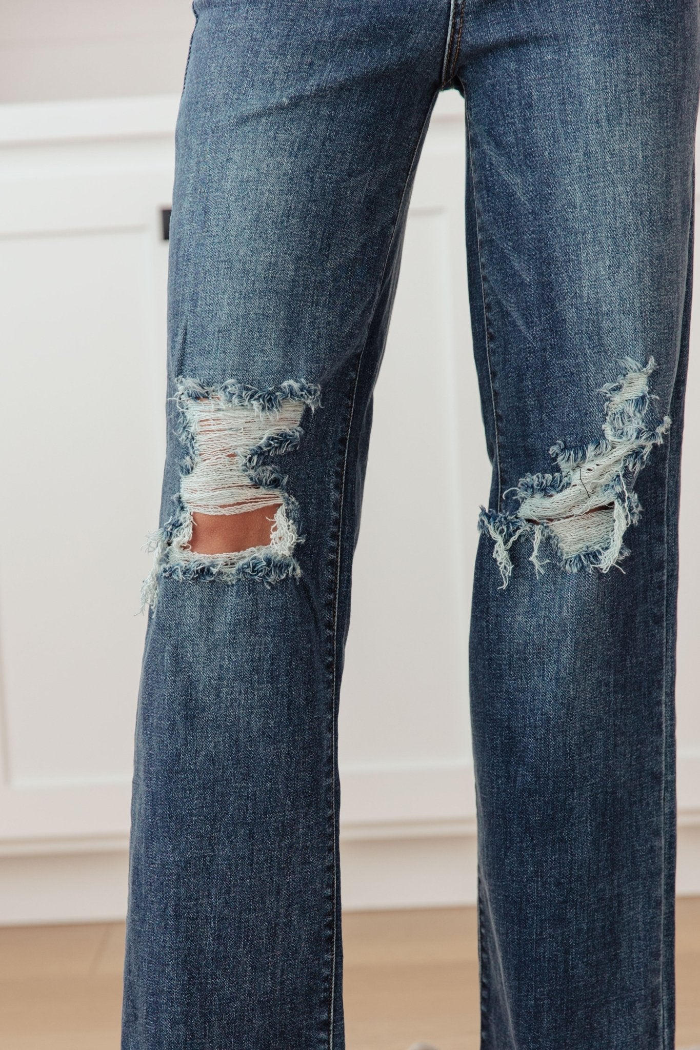 Rose High Rise 90's Straight Jeans in Dark Wash - PEONIES & LIME