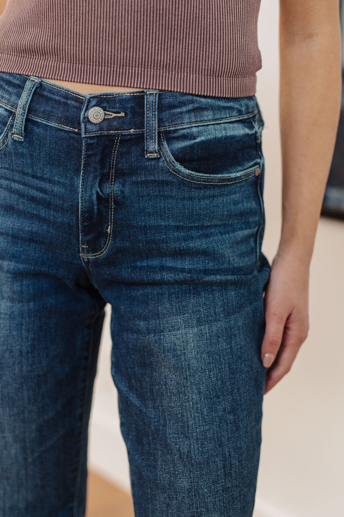London Midrise Cuffed Boyfriend Jeans - PEONIES & LIME
