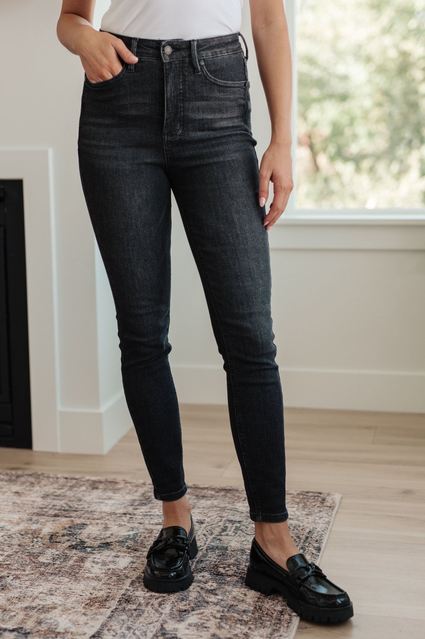 Octavia High Rise Control Top Skinny Jeans in Washed Black - PEONIES & LIME