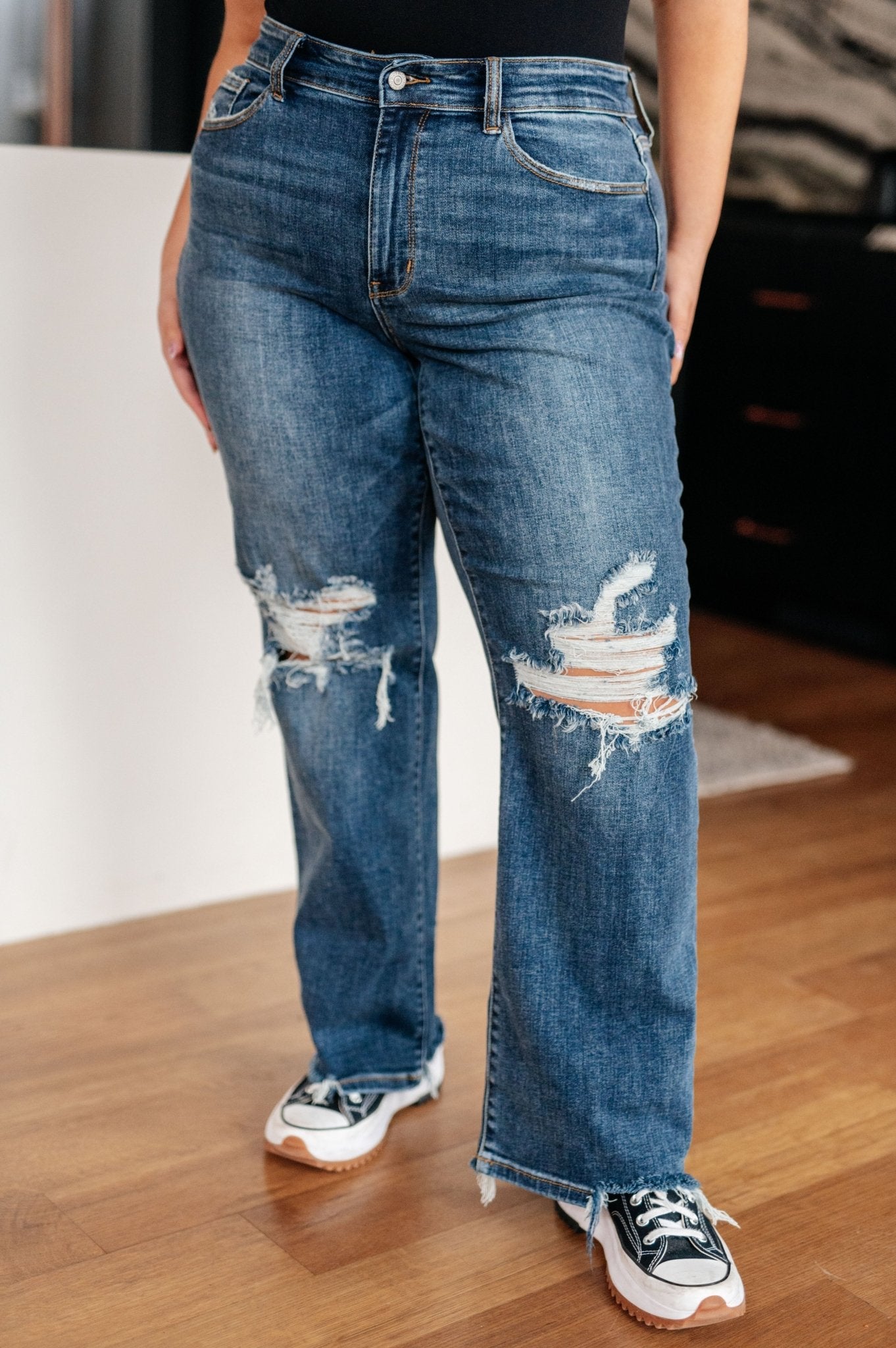 Rose High Rise 90's Straight Jeans in Dark Wash - PEONIES & LIME